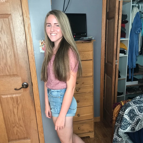 Meet your Posher, Avery - Picture 1 of 1